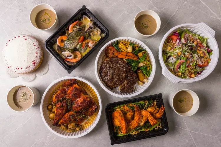 驢子餐廳外帶年菜套餐，4人份6800元。業者提供