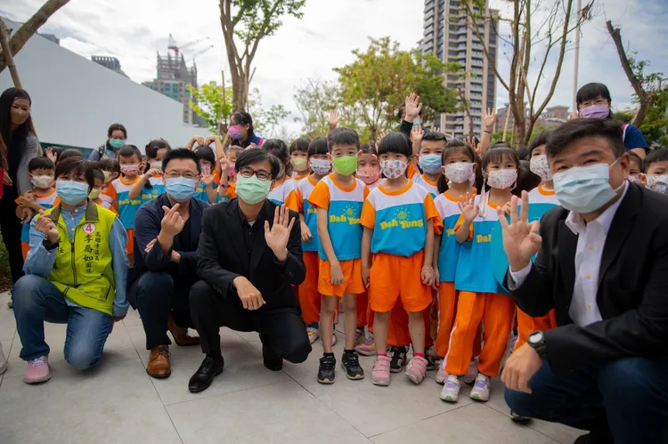 「內惟藝術中心」1日開始試營運，館內有2座國家電影院級影廳、展示場館。高市府提供