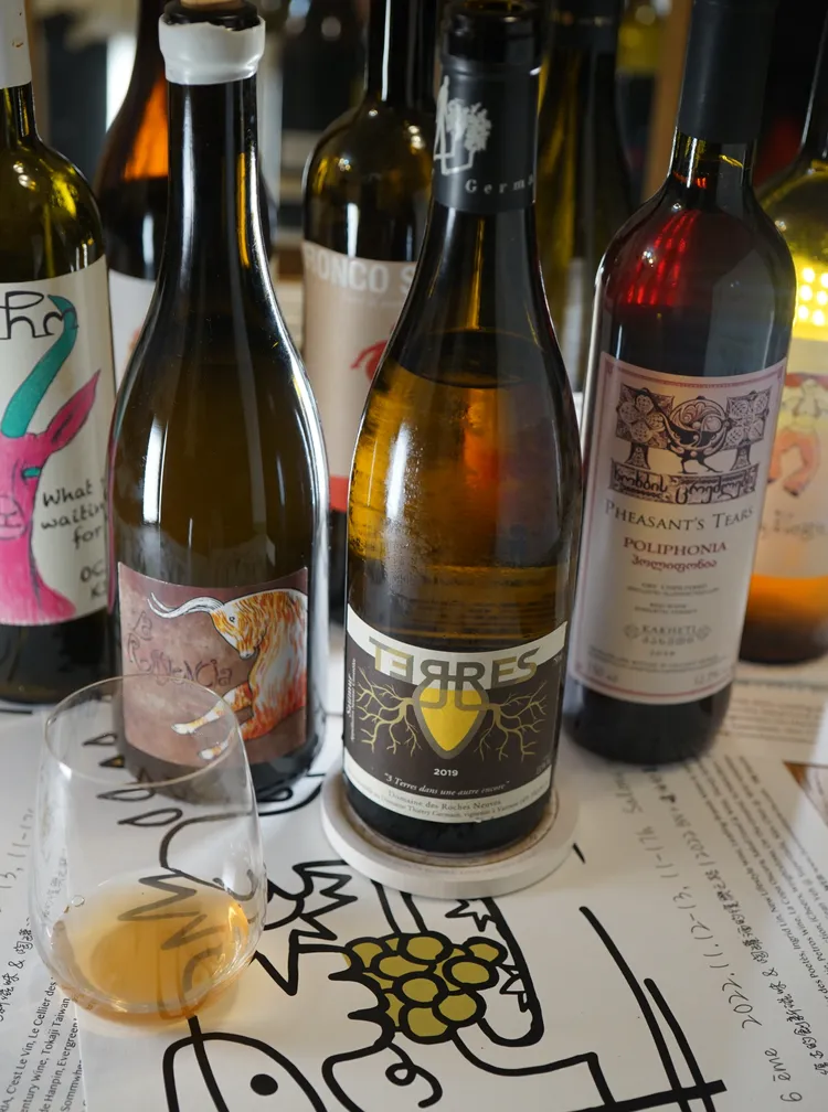 今年有21家進口商參與，將帶來一百七十多款豐富多樣的自然派葡萄酒。「喝 自然」也從中選出21款「復古的創新滋味主題選酒」作為今年的品飲焦點。業者提供