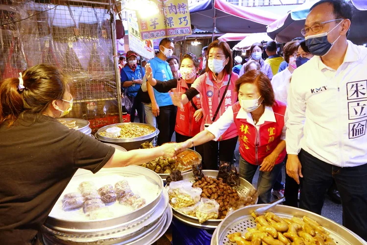 幕僚說，林姿妙貼近人民，施政都是站在人民立場出發，推出的都是有感政策，自然會反映在支持度上。林泊志攝