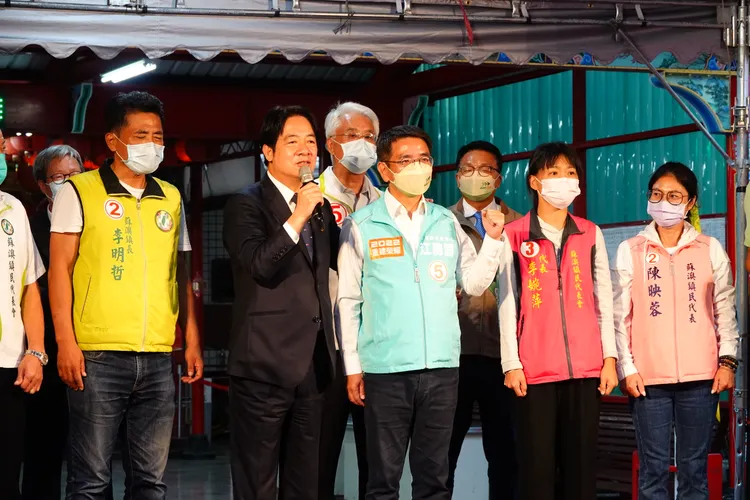 副總統賴清德下鄉舉辦多場廟口開講，力薦江聰淵是擔任宜蘭縣長的最佳人選。林泊志攝