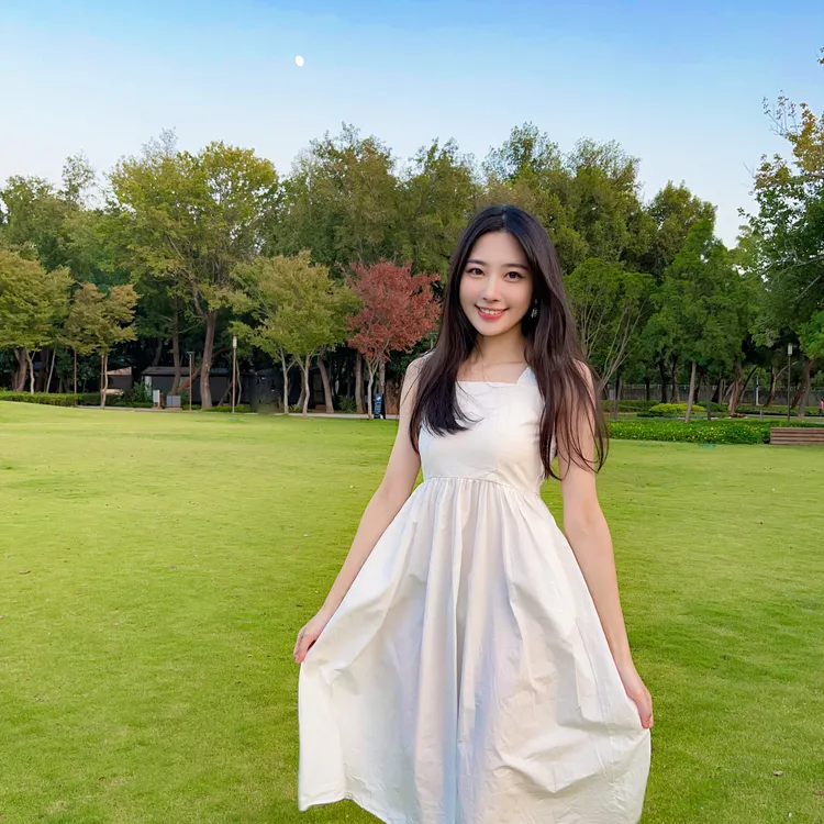 愛笑的靜Dream有著甜美笑容。