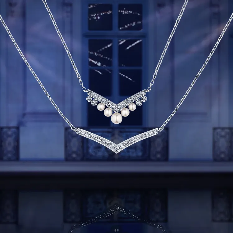 Joséphine Aigrette 18K白金珍珠鑽石吊墜（上）約15萬元、18K白金鑽石吊墜約12萬2000元。品牌提供