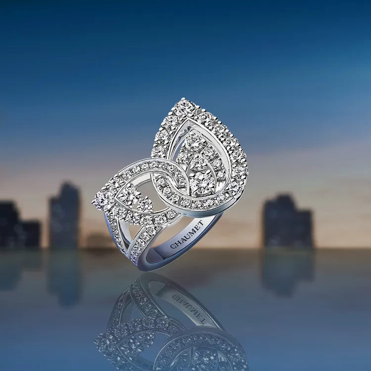 Joséphine Duo Éternel 18K白金鑽戒，約43萬元。品牌提供