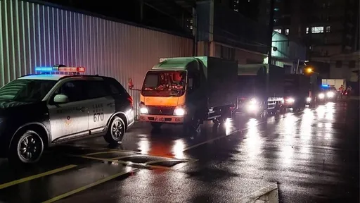 新莊警荷槍實彈拂曉出勤 戒護選票印製運送入庫