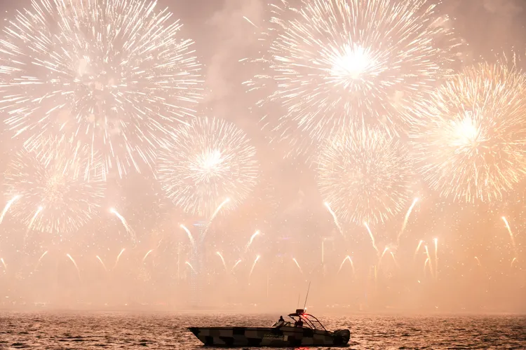 卡達世界盃開幕前夕以煙火歡迎各國球迷。美聯社