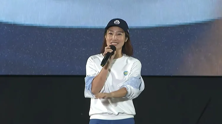 「Jasmine四寶媽」助講。翻攝自蔣萬安youtube直播