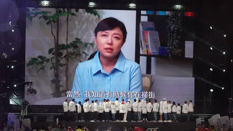 蔣萬安妻子石舫亘錄製影片，娓娓道來這段時間的心路歷程，在影片中更哽咽喊話蔣萬安「選完陪她吃飯」。朱世閎攝
