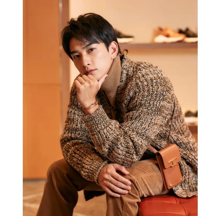 與TOD’S有著深厚情誼的町田啓太，日前赴品牌銀座並木大道全新專門店，帥氣演繹秋冬新裝。翻攝keita_machida_official IG