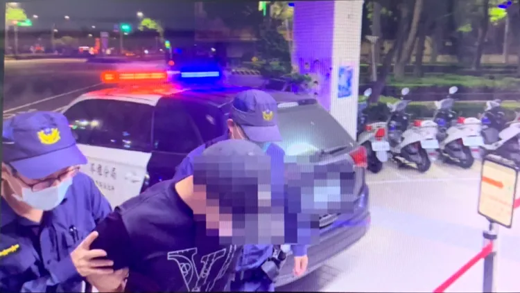 車商被依偽造文書、變造車牌送辦。讀者提供