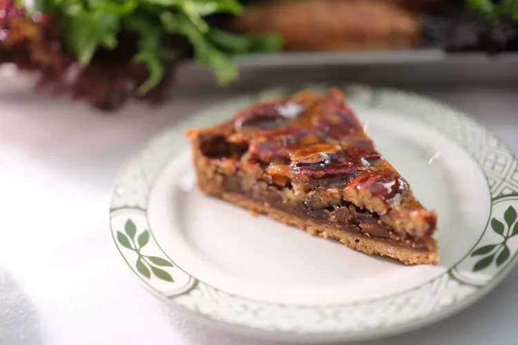 禮籃都附有香濃但不甜膩的8吋傳統胡桃派。陳志淵攝