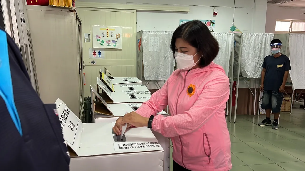 張麗善說自己打完選戰,投票日心情輕鬆穩定。魏嘉良攝