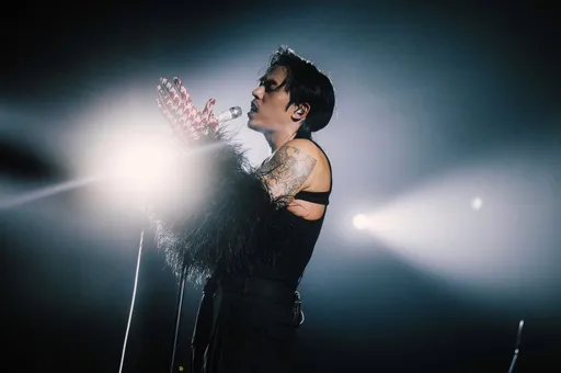 HUSH約單身男粉到後台找他 聽歌娛樂自己「可以玩玩具」