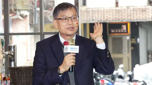 群創高階主管自願減薪 總座楊柱祥:擔起責任降低成本