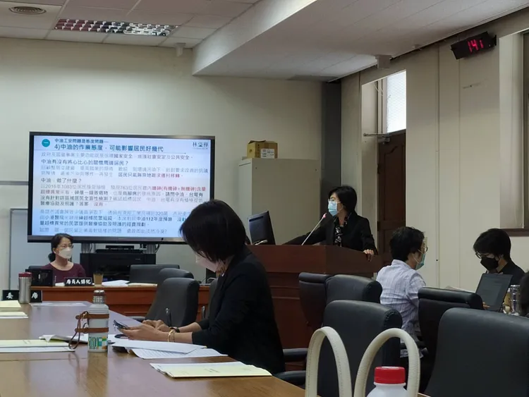 立委林岱樺今質詢中油工安問題。許麗珍攝