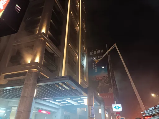 北市信義安和捷運共構大樓竄濃煙 暫時關閉站外出入口