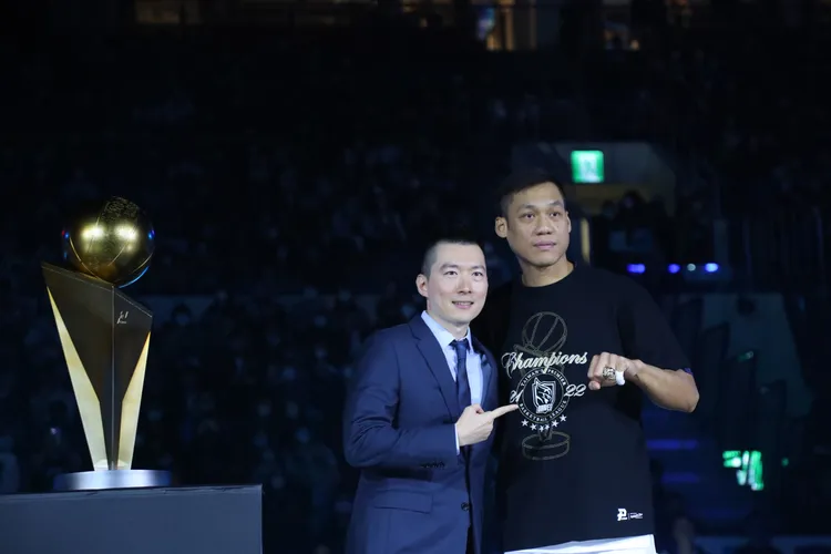 林志傑在賽前領到冠軍戒。  鄭孟晃攝