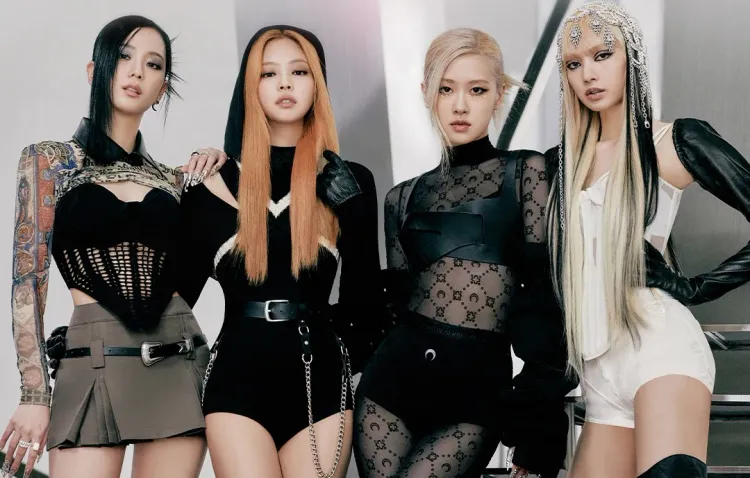 Jisoo（左起）、Jennie、Rosé、Lisa將於2023年3月18日在高雄國家體育場開唱。Live Nation Taiwan提供