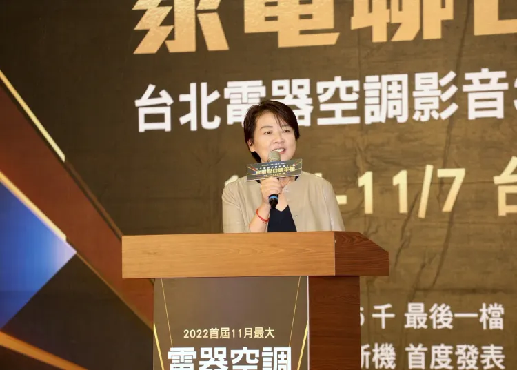 台北市長候選人黃珊珊開酸，高端戰士出不了國、打7劑恐健康出問題。陳明中攝