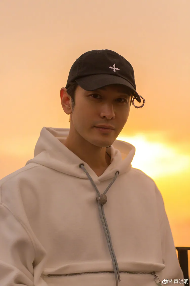 黃曉明之前戴同款帽子。翻攝黃曉明微博