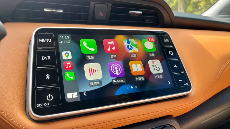 中央螢幕和過去相同為8吋規格，並提供Apple CarPlay及Android Auto手機連結。陳志淵攝