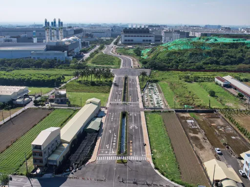 南科園區月增千人上班 尖峰塞爆!聯外道路今通車可省15分鐘通勤