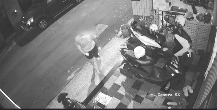 蔡男涉嫌偷女鞋，但否認偷手機架及發票。讀者提供