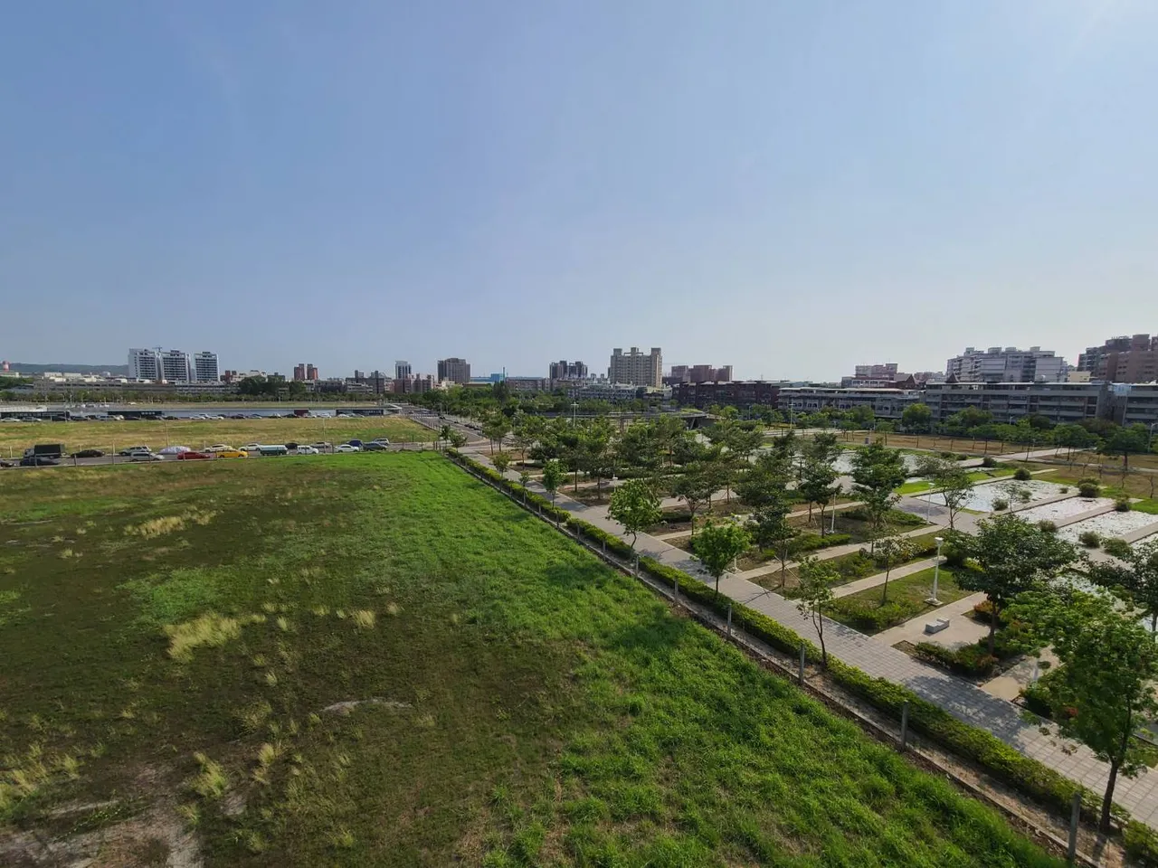高雄市區目前總價低於500萬元內預售屋已近乎絕跡,要買低價宅必須到更偏遠地區。葉家銘攝
