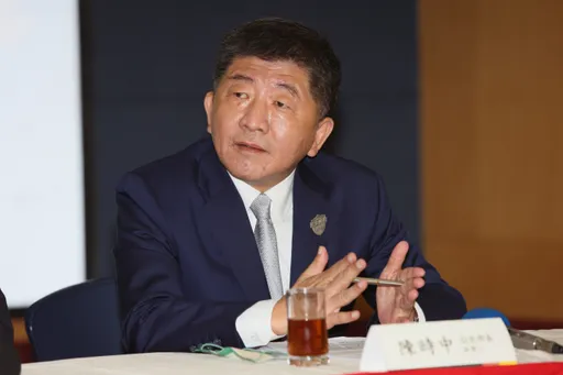 藍營打「時指緊扣」 陳時中競總:白色恐怖!警告支持者「老大哥在看著你」
