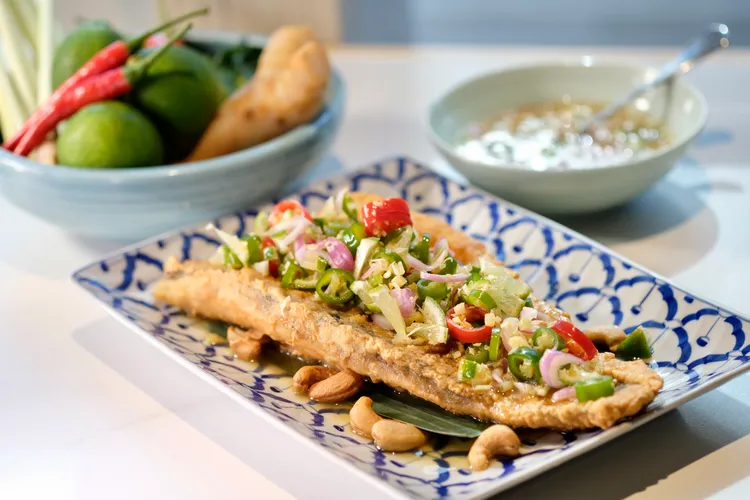 鮮香料酥脆鱸魚排，480元。陳志淵攝