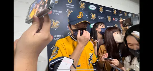 奪台灣大賽冠軍受訪卻落淚 鋼鐵男子林威助心中掛念最愛的母親