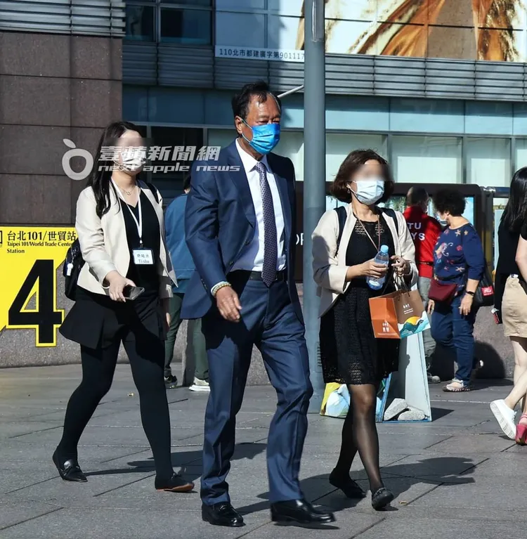 當天郭台銘（中）看起來心情相當不錯。特勤中心攝