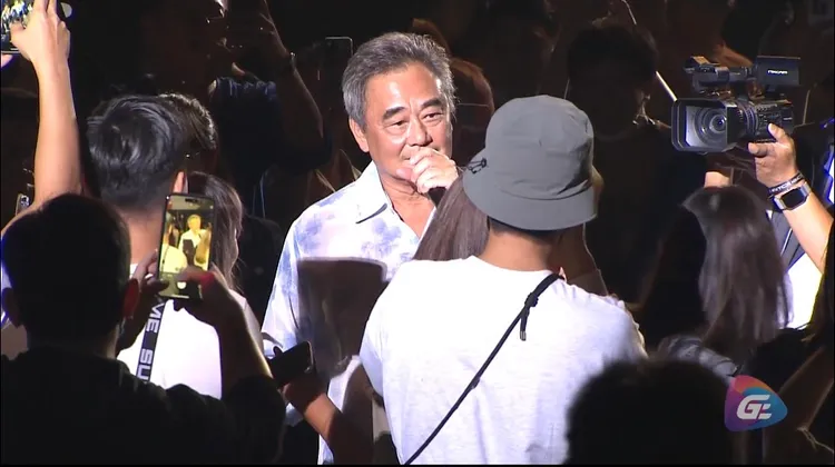 陳昇唱一唱下台跟粉絲哈拉。吾夜Soul Fun提供