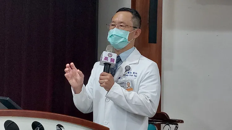 蔡峯鈞主任提醒，稍微活動就感到胸悶甚至發生昏厥現象時，可到心臟科門診評估。凃建豐攝