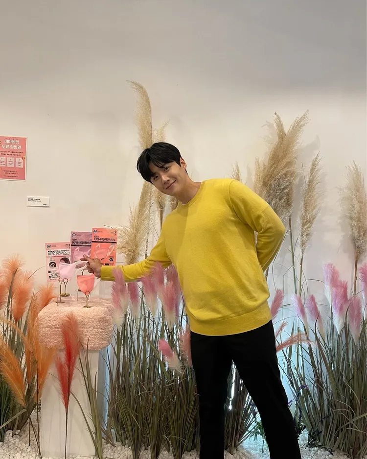 網友發現金宣虎好像練得更壯了。翻攝金宣虎IG