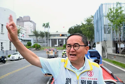 勝選有信心!打造台東大同商圈嘉年華 劉櫂豪市區掃街博認同