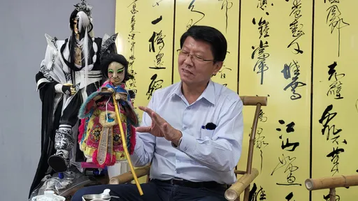 黄伟哲「台南全换U-bike」  谢龙介酸抄政见总比抄论文好