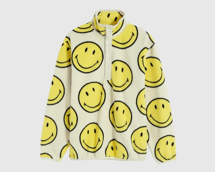 Gap x SMILEY男款白色立領抓毛絨上衣，2699元。品牌提供