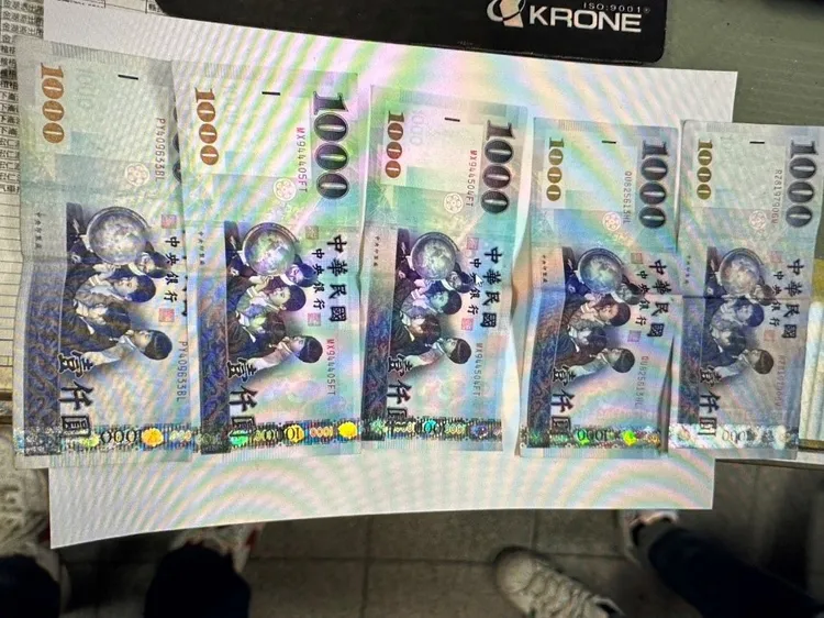 檢調約談邱姓元長鄉代表候選人與陳姓樁腳，查扣賄款2萬6千元。檢方提供