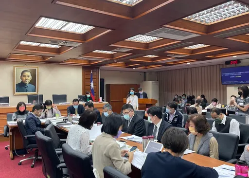 國寶摔碎全民心疼!藍委要提前考察 批「故宮調查讓人無法信任」