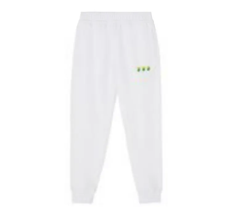 花朵繡飾棉質束口褲，2萬4500元。品牌提供