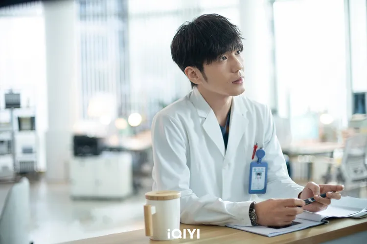 32歲的白宇風格多變。愛奇藝國際站提供