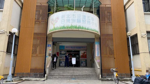 圈票處桌上有水漬!選票濕了 三重男未察打開不慎破損