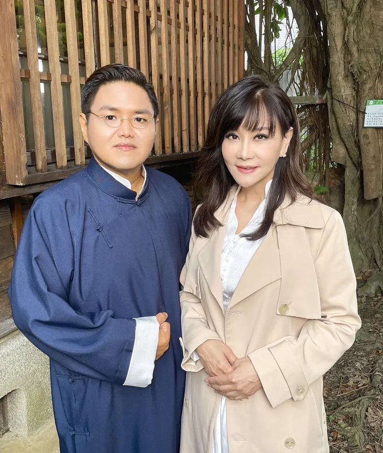 龍千玉（右）提攜新人李學宸。豪記提供