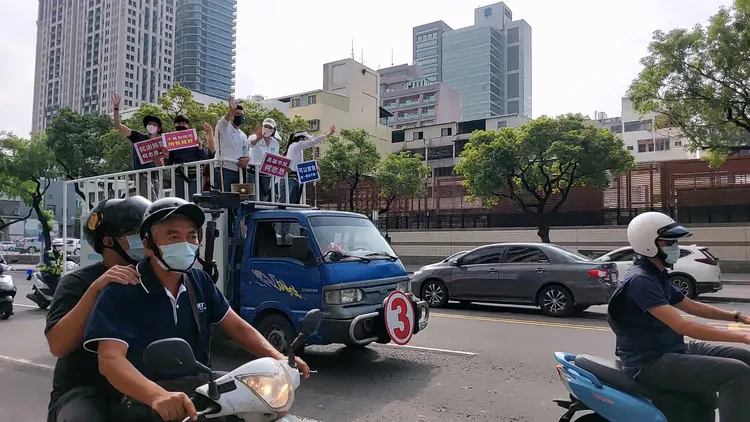 柯志恩今早展開謝票。 凃建豐攝