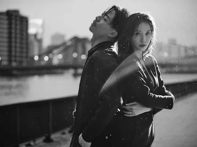 林志玲（右）與老公AKIRA無須配搭情侶錶也能甜出汁。翻攝chiling.lin IG