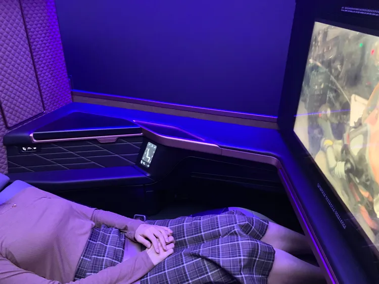 座位旁還有Mini Bar。胡順惠攝