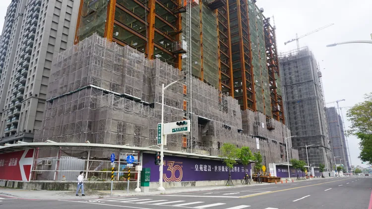 高雄今年豪宅買氣較佳僅「美術1号院」與「御皇苑」兩場個案。葉家銘攝