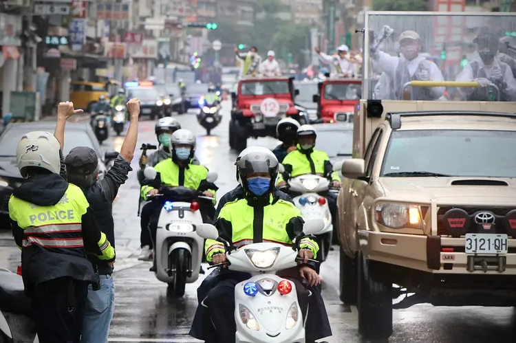 民眾對陳時中比倒讚。林林攝