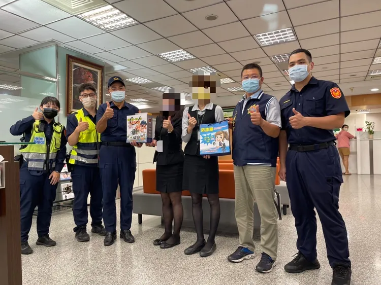 警分局對於警員表現給予鼓勵。警方提供